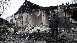 Dozens reported dead or injured as fighing continues in eastern Ukraine