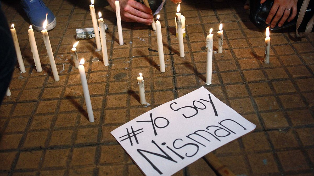 إحتجاجات في الأرجنتين بعد وفاة المدعي العام نيسمان بعدما اتهم الرئيسة كيرشنر بعرقلة التحقيق حول تورط إيران في تفجيرات 1994