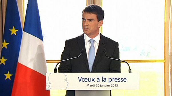 Atentados de Paris revelam "apartheid social" francês para Manuel Valls Atentados de Paris revelam "apartheid social" francês para Manuel Valls