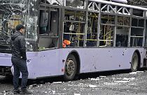 Ucrânia: Mais um autocarro atingido por um "rocket" em Donetsk