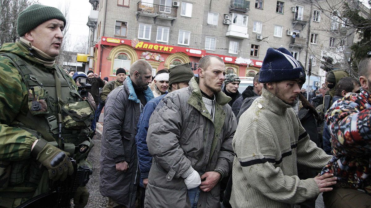 Rehin alınan Ukraynalı askerler tartaklandı