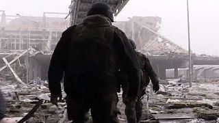 Ütötték az ukrán katonákat Donyeckben az utcán