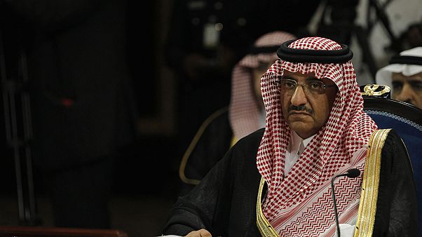 اسرة آل سعود تختار الرجل القوي محمد بن نايف لقيادة المملكة مستقلا اسرة آل سعود تختار الرجل القوي محمد بن نايف لقيادة المملكة مستقلا