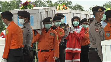More victims recovered from AirAsia plane crash site