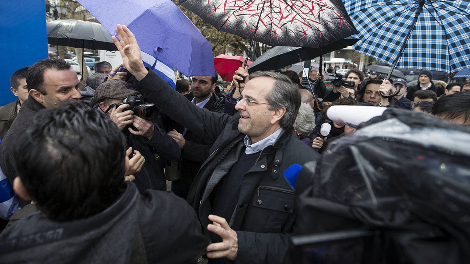 Andonis Samarás, el primer líder en votar en las decisivas elecciones griegas