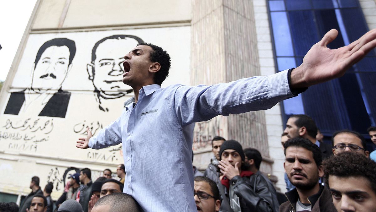 Sokan meghaltak az egyiptomi tüntetéseken