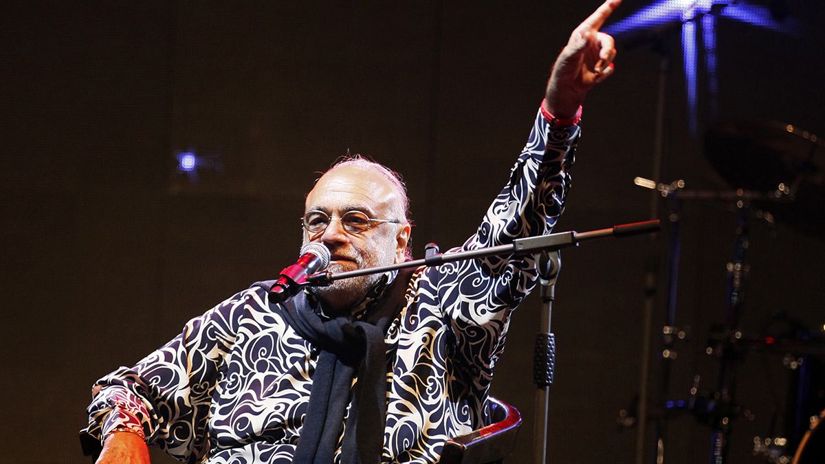 Griechischer Sänger Demis Roussos mit 68 Jahren gestorben