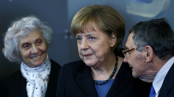 Ao lembrar Auschwitz, Merkel ataca antissemitismo Ao lembrar Auschwitz, Merkel ataca antissemitismo