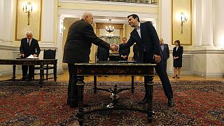 Ο Αλέξης Τσίπρας νέος πρωθυπουργός της Ελλάδας - Απών ο Σαμαράς από την τελετή