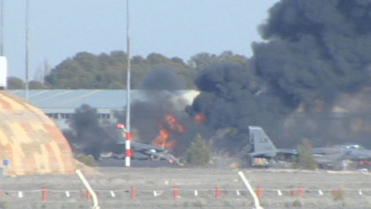 Kampfflugzeug auf Nato-Stützpunkt in Spanien abgestürzt