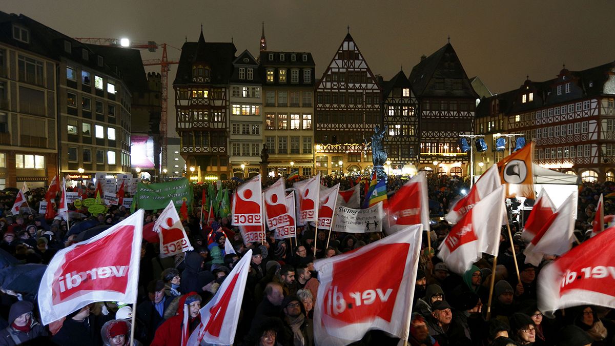 Manifestações anti-Pegida em Dresden e Hamburgo