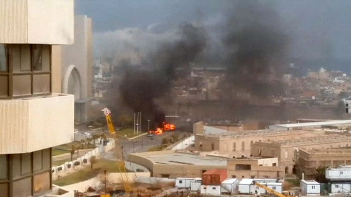 Libia: gruppo armato attacca l'hotel dei diplomatici, almeno sei morti