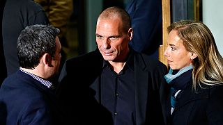 Tsipras cierra un equipo de Gobierno con solo 10 ministros y Varufakis en la cartera de Finanzas