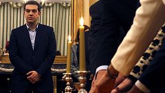 أعضاء الحكومة اليونانية يؤدون اليمين الدستورية