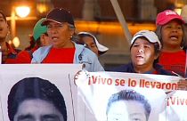 "Giustizia per i 43 studenti rapiti". Messico, migliaia in piazza