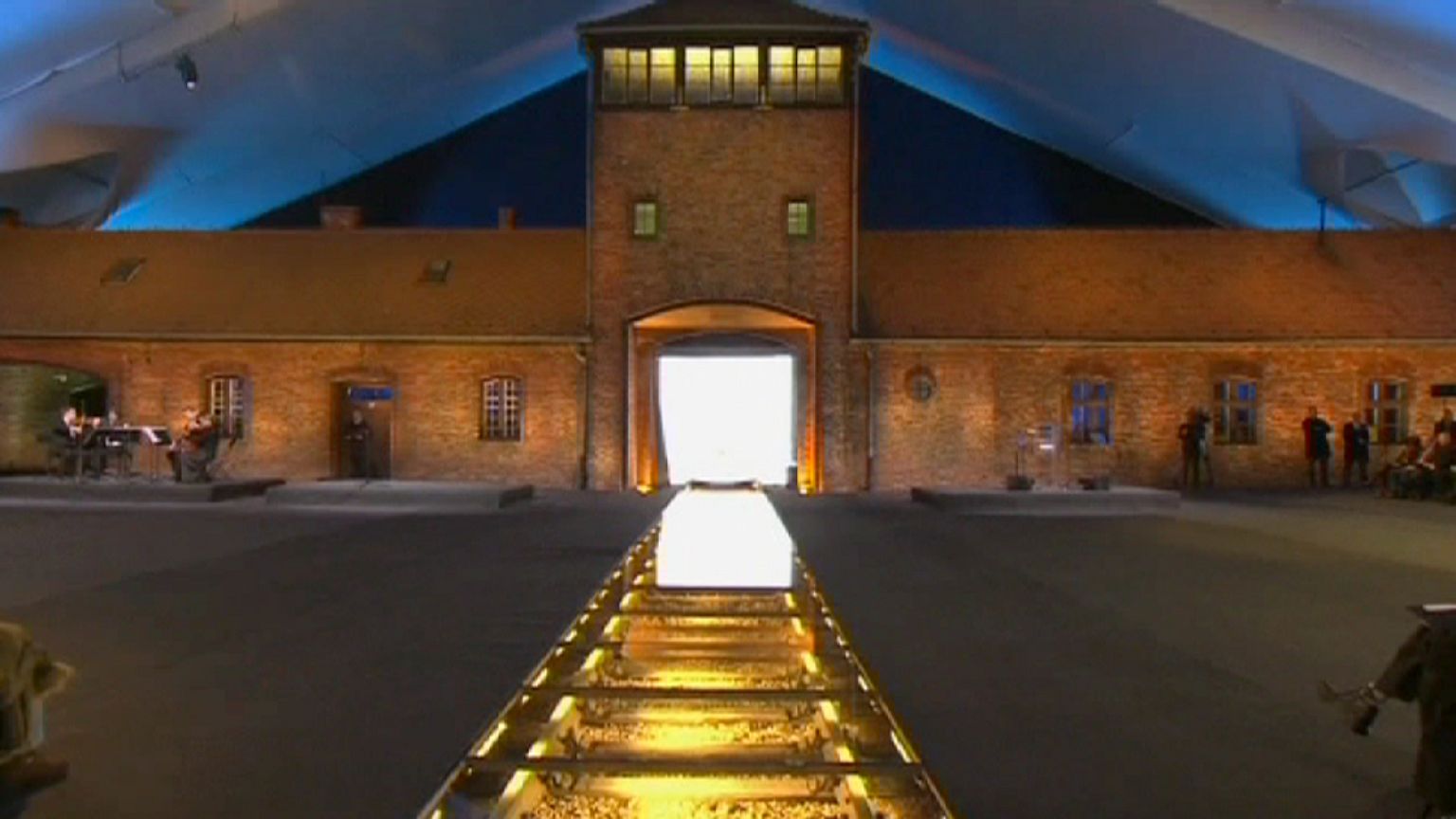 Auschwitz survivors mark 70 years since Nazi death camp liberated