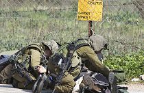 نتانياهو يتوعد حزب الله بعد مقتل جنديين إسرائيليين على الحدود مع لبنان