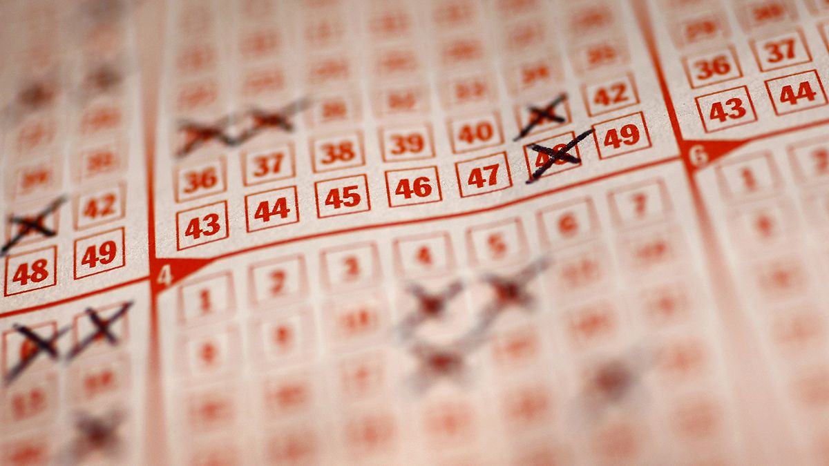 Canada lottery winner misses windfall by seven seconds
