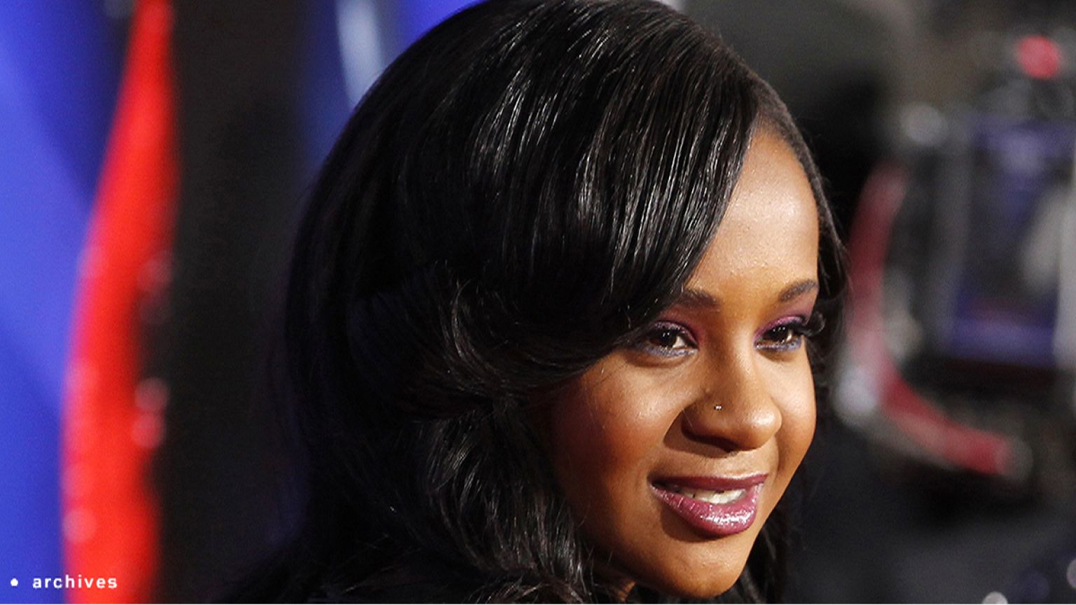 Filha de Whitney Houston encontrada inconsciente em banheira