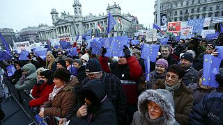 Hungarians protest against PM's pro-Russian policies