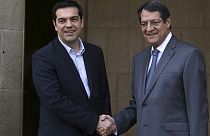 Tsipras niega en Chipre que Grecia esté buscando ayuda rusa