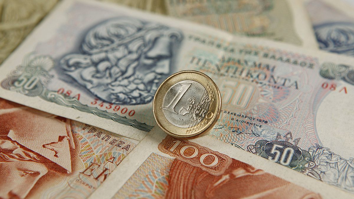 Βέρνερ Πλούμπε: Να εγκαταλείψει προσωρινά η Ελλάδα το ευρώ