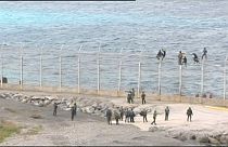 Salto fallido de medio centenar de inmigrantes en Ceuta