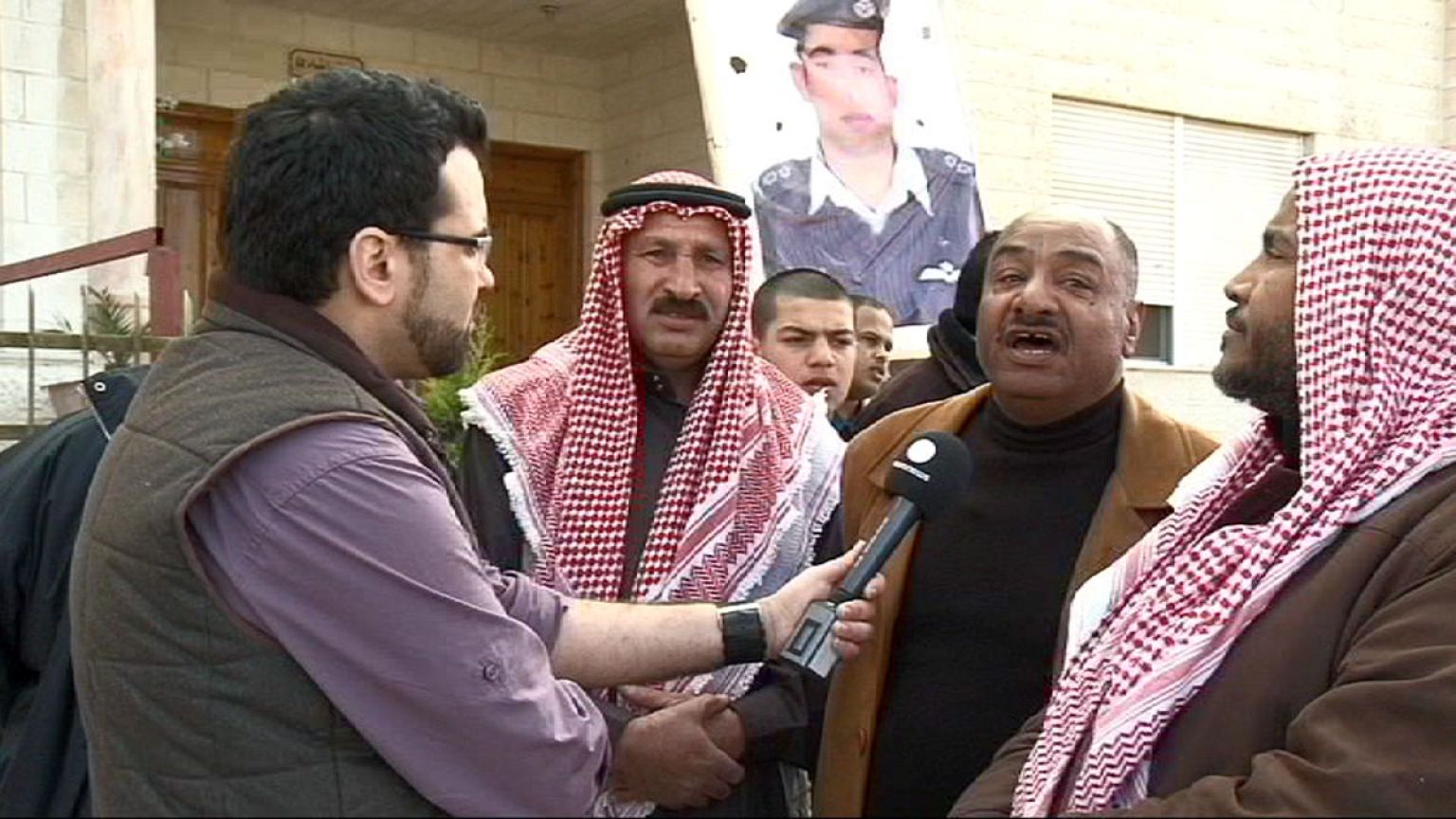 غضبٌ في الأردن وصلواتٌ على روح الطيار مُعاذ الكساسبة
