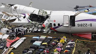 Aumentan a 31 los muertos en el accidente aéreo de Taipei