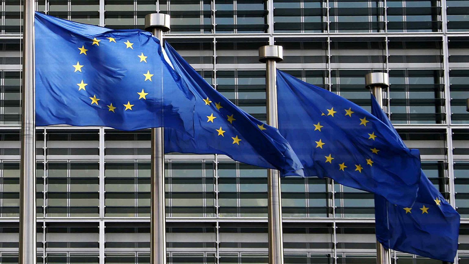 Άνοδο ΑΕΠ κατά 2,5% στην Ελλάδα προβλέπει η Κομισιόν