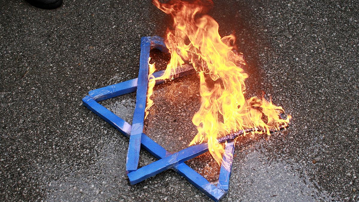 Anti-Semitic attacks rise to record levels in the UK