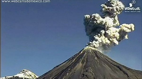 Messico: attività da due vulcani, nessuna evacuazione per il momento Messico: attività da due vulcani, nessuna evacuazione per il momento