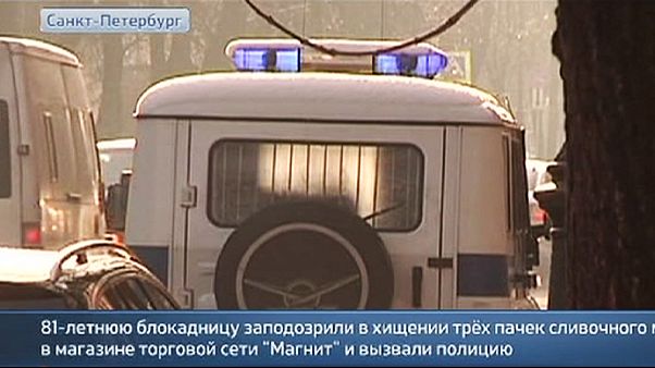 Una anciana muere en Rusia tras ser detenida por robar mantequilla Una anciana muere en Rusia tras ser detenida por robar mantequilla