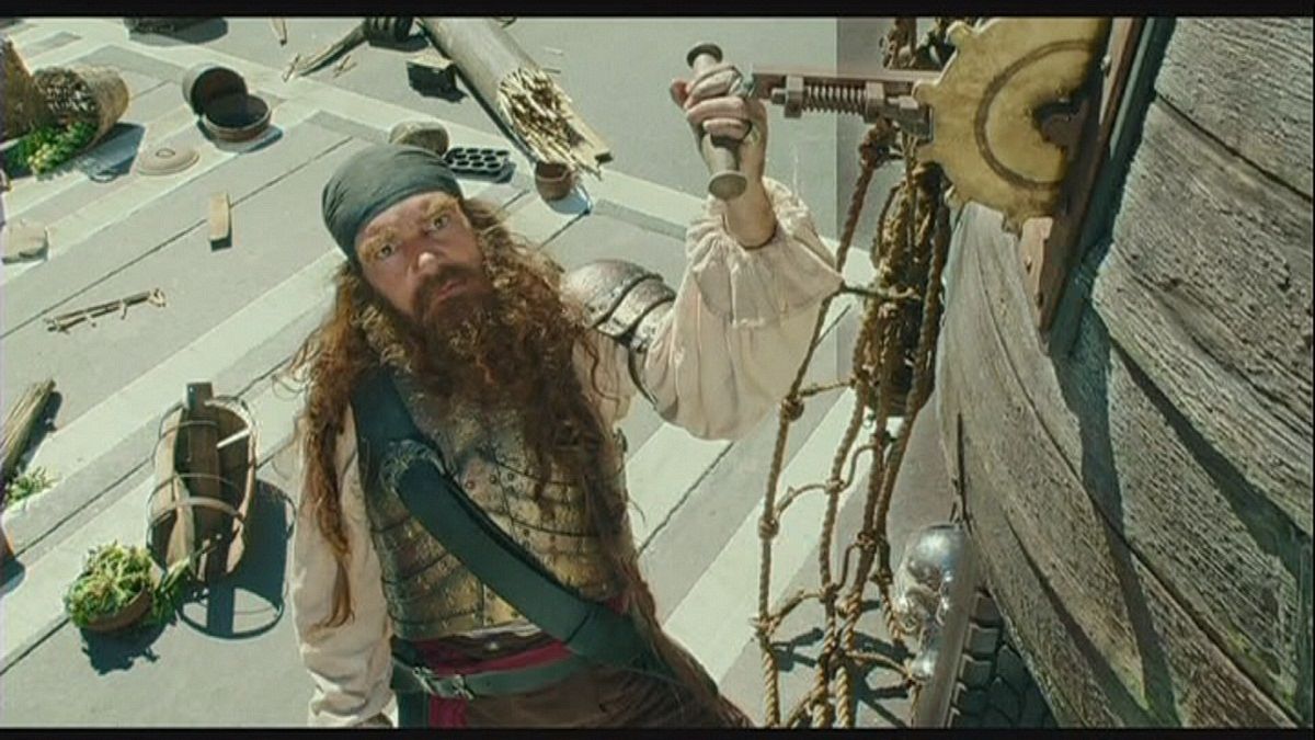 Antonio Banderas na pele do pirata em "SpongeBob: Esponja Fora De Água"