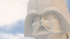 Star Wars sculptures capture audience at Hokkaido snow festival