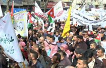 Иордания: марш против группировки "Исламское государство" возглавила королева