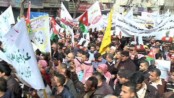 Tausende demonstrieren im Jemen gegen Terrormiliz IS Tausende demonstrieren im Jemen gegen Terrormiliz IS