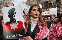 Королева Иордании — во главе акции протеста