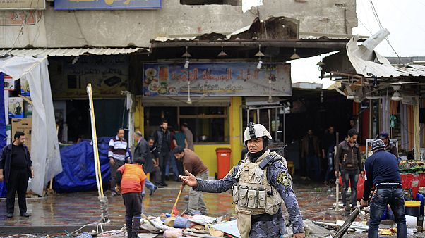 العراق: أربعة وثلاثون قتيلا على الأقل في ثلاثة هجمات ببغداد العراق: أربعة وثلاثون قتيلا على الأقل في ثلاثة هجمات ببغداد