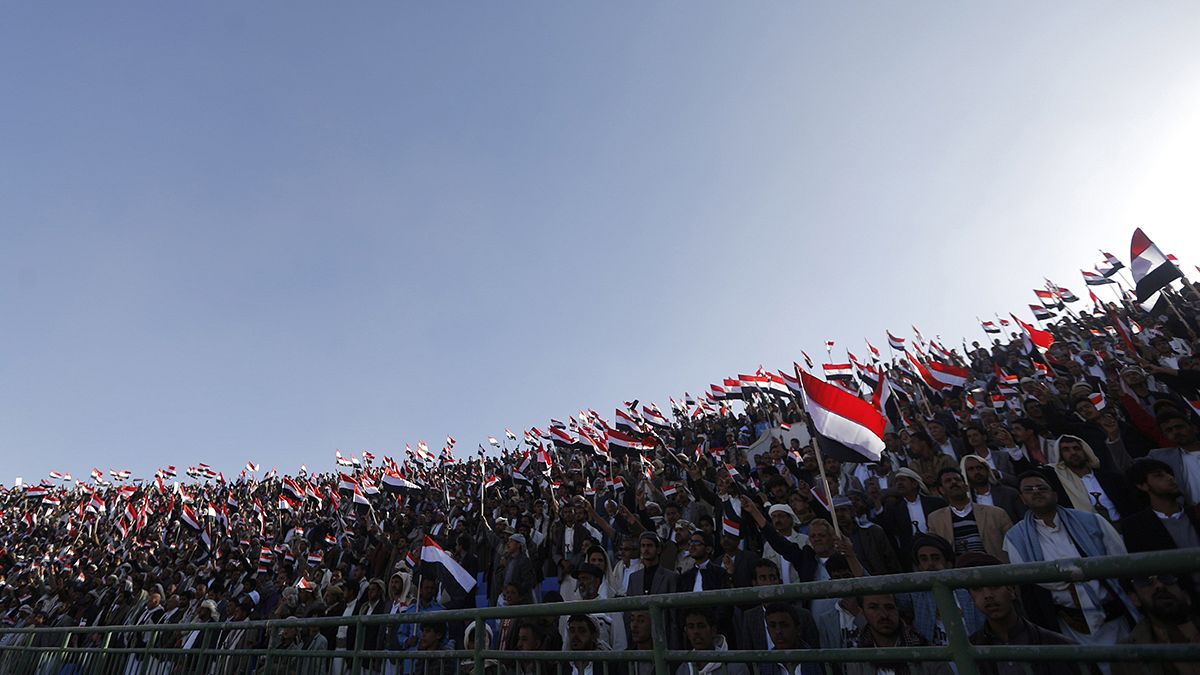 زعيم الحوثيين في اليمن يمد يديه لكل القوى السياسية للشراكة