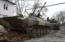 أكدت أوكرانيا أن الانفصاليين الموالين لروسيا ينظمون صفوفهم لشنّ هجوم على دبالتسيف وماريوبول الإستراتيجيتين. الناطق بإسم الجيش الأوكراني أشار إلى أنّ المناطق الحدودية التي لا تخضع لسيطرة كييف تشهد تدفقا نشيطا للأسلحة والذخيرة والوقود من الأراضي الروسية لتلبية احتياجات المتمردين.