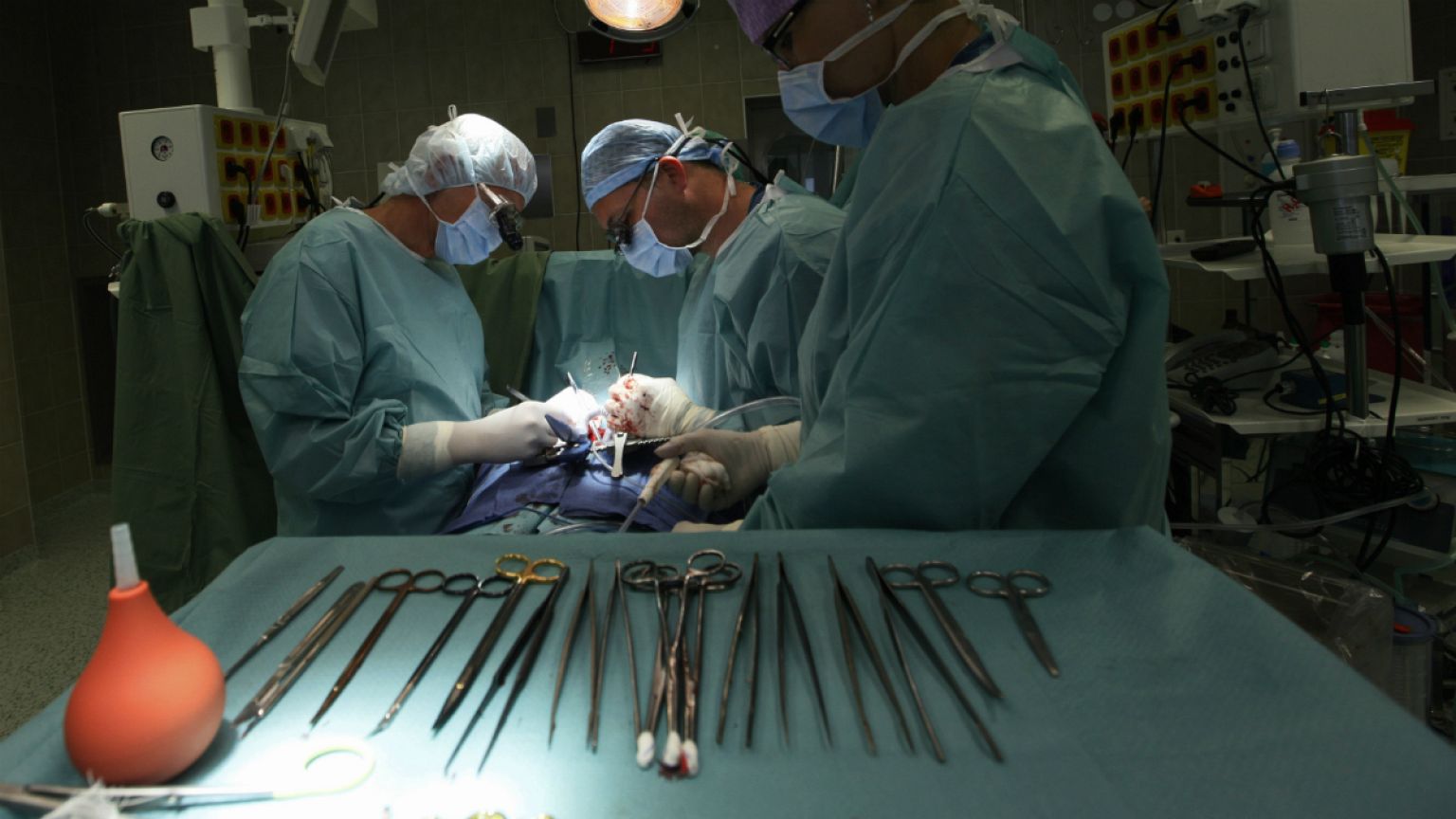 France : des gestes médicaux sans consentement sur des patients endormis ?