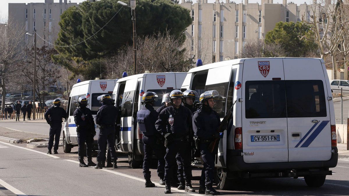 Hooded gunmen fire at police in Marseille