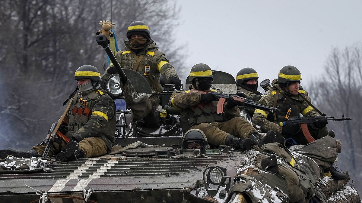 Rebels push on with their assault on Ukrainian government positions ahead of peace talks
