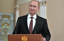 Putin apela à contenção na retirada das forças no terreno