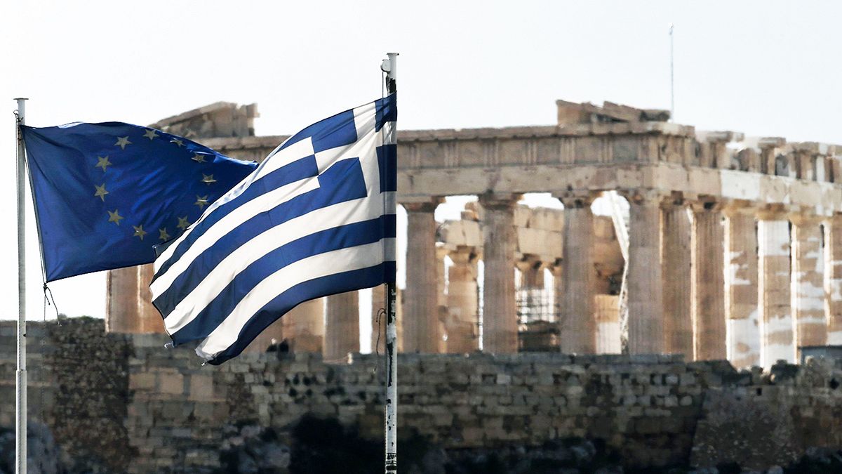 Greeks come out in support of further debt negotiations