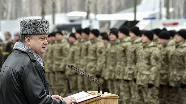 Poroşenko: "Barış için önümüzde daha uzun bir yol var" Poroşenko: "Barış için önümüzde daha uzun bir yol var"