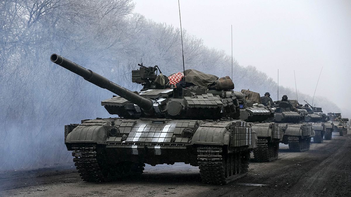 Ucrânia: Intensificam-se os combates a escassas horas do cessar-fogo