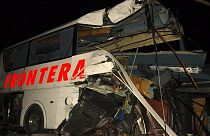 Мексика: при столкновении поезда и автобуса погибли 16 человек