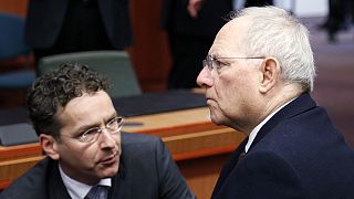 تفاؤل حذر بالنسبة لتوصل وزراء مجموعة اليورو الى اتفاق نهائي حول مسالة الديون اليونانية.
